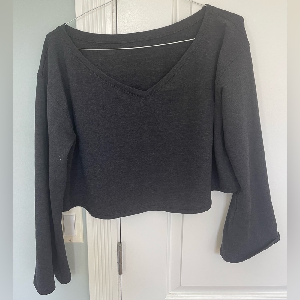 Lululemon cropped sweater top